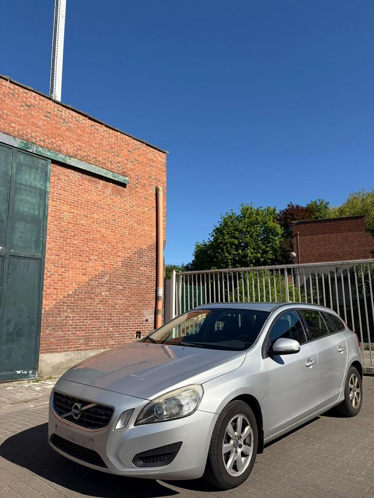Te koop aangeboden: Volvo V60 uit 2012 met 220.000 km, Auto's, Euro 5, Bedrijf, Diesel, Te koop