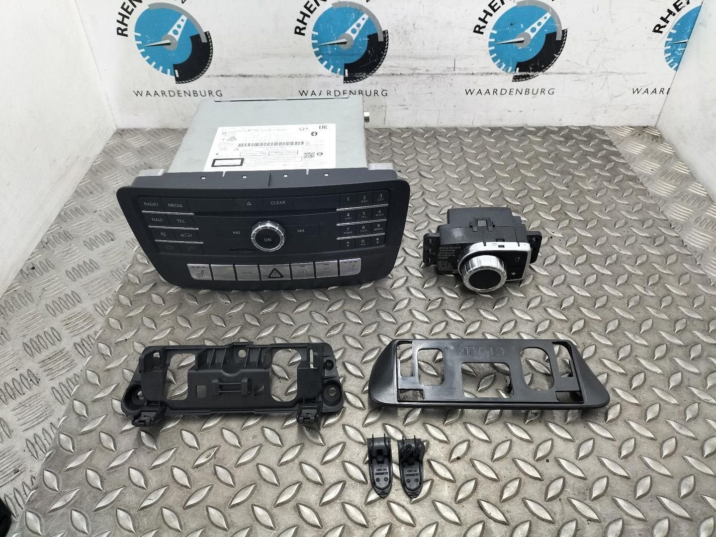 MERCEDES GLA CLASS 156 GLA200 Premium Plus  NAVIGATIE 246900, Enlèvement ou Envoi, Utilisé, ARN reconnu