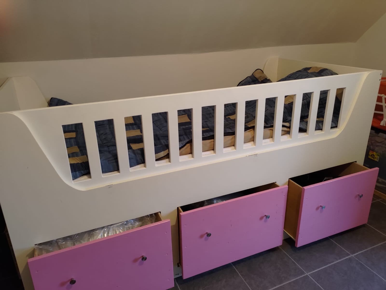 1 persoonsbed met matras en schuifladen, Kinderen en Baby's, Ophalen, Matras