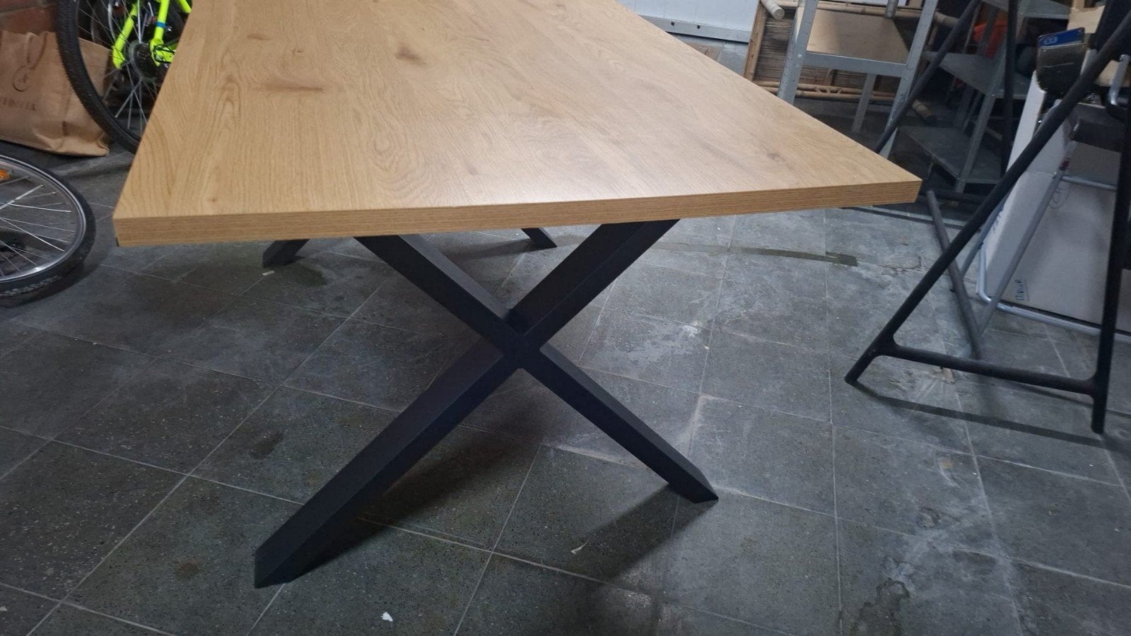 Table sale à manger, Maison & Meubles, Enlèvement, Utilisé