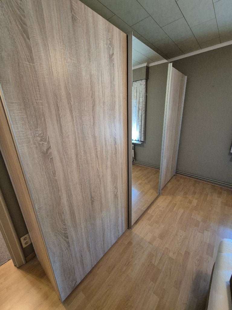 kleerkast, Huis en Inrichting, Kasten | Kleerkasten, Ophalen, 200 cm of meer, Met plank(en), Zo goed als nieuw