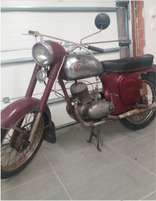 Gevraagd Tsjechische oldtimer motoren Jawa,Cz,Eso,Ogar,ect, Enlèvement, Utilisé