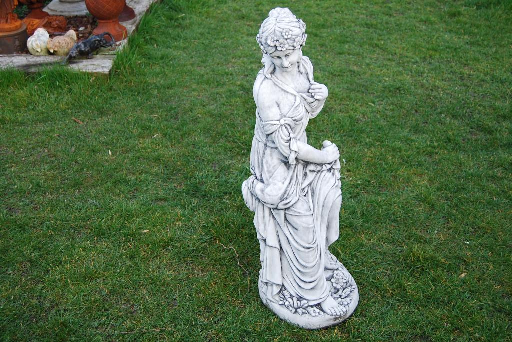 STATUE D'UNE ELEGANTE EN PIERRE PATINEE (hauteur 95 cm), Jardin & Terrasse, Enlèvement, Comme neuf, Autres matériaux, Homme