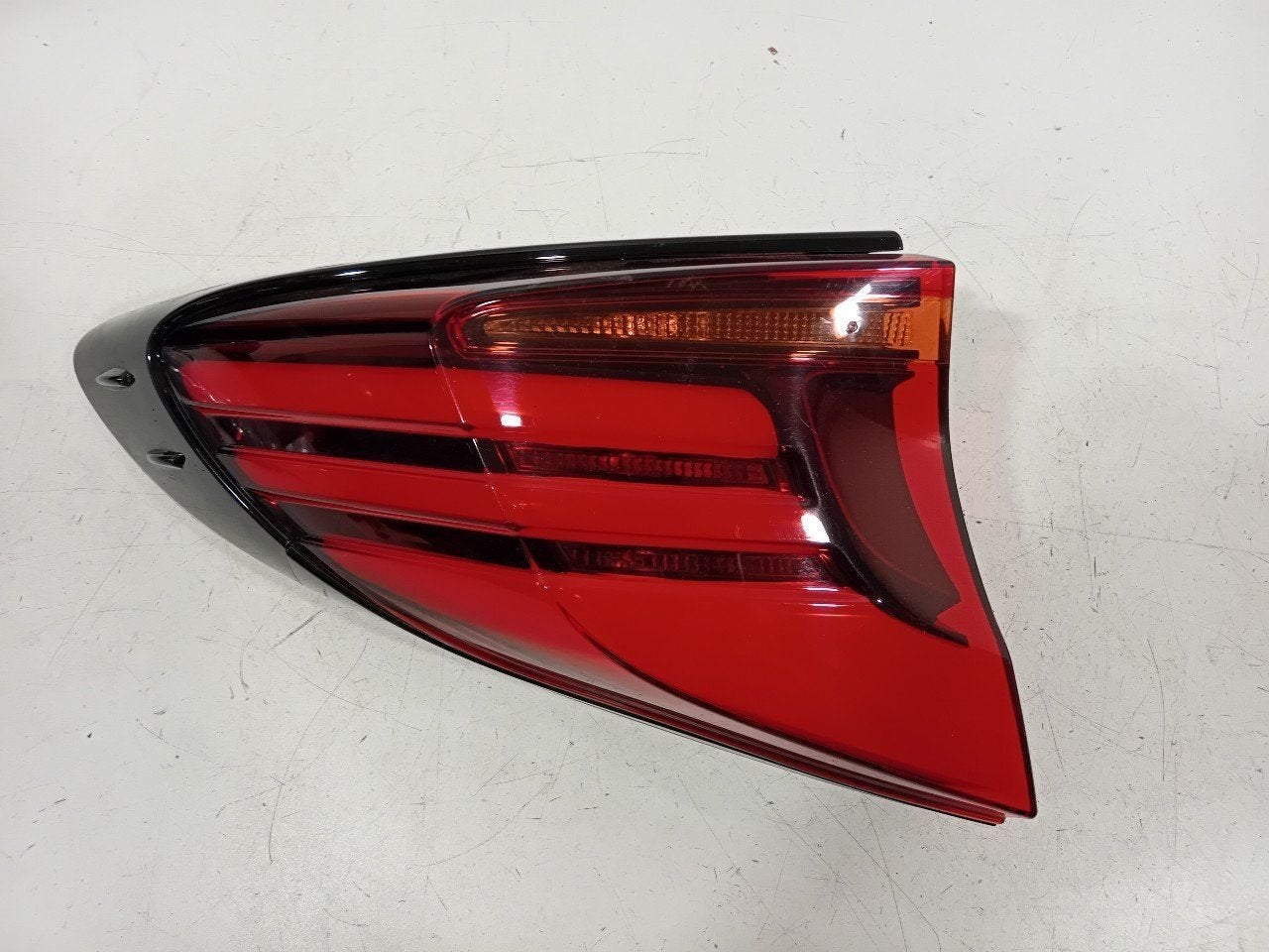 Achterlicht links buiten Toyota C-HR, Onderdelen@venauto.nl, Van der Ven Autorecycling B.V., Ettenseweg 76, 4706 PB Roosendaal, The Netherlands