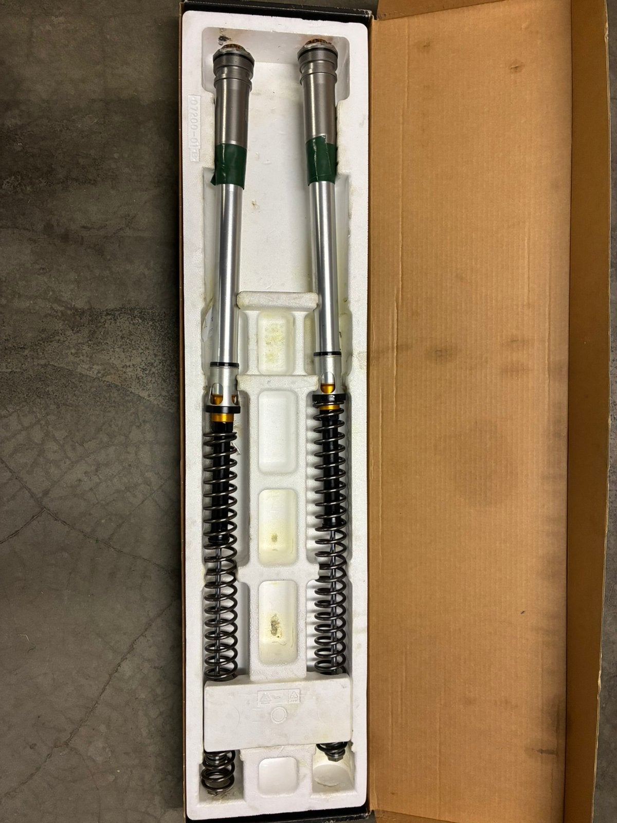 Ohlins Showa 49mm, Motoren, Ophalen