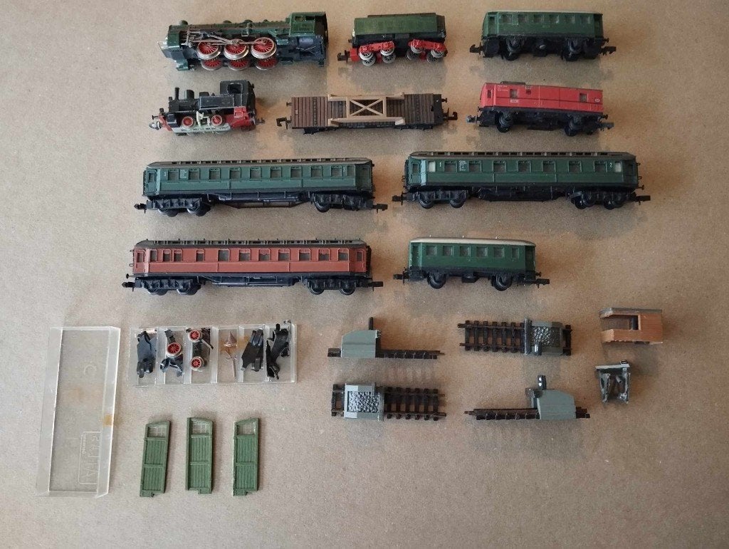 Lot trains N Arnold Rapido 2 locos + 7 wagons, Hobby & Loisirs créatifs, Trains miniatures | Échelle N, Enlèvement ou Envoi, Utilisé