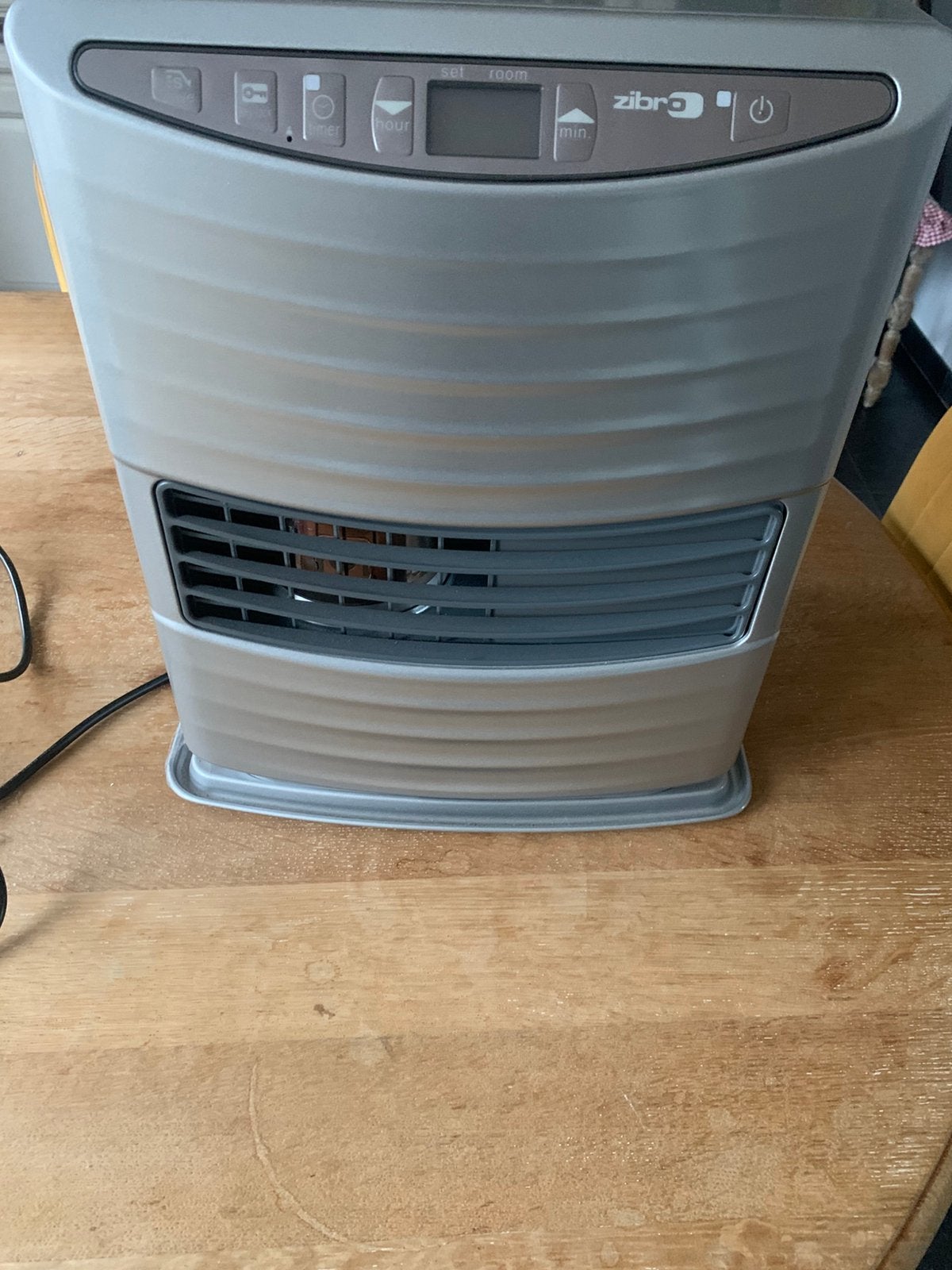 Zibro lc 32, Huis en Inrichting, Ophalen, Zo goed als nieuw