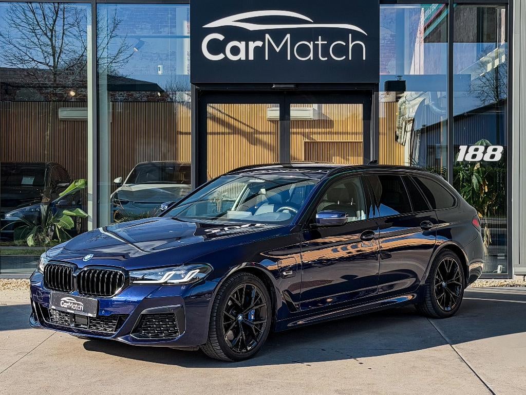 BMW 530e xDrive Touring - M SPORT PRO | PANO | CAMERA, Auto's, Automaat, Blauw, 216 kW, Leder