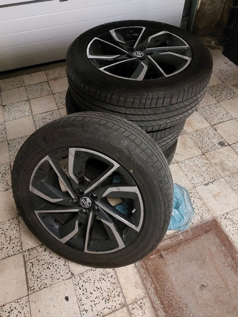 jantes, Autos : Pièces & Accessoires, Pneus & Jantes, 215 mm, Pneus été, 17 pouces, Enlèvement