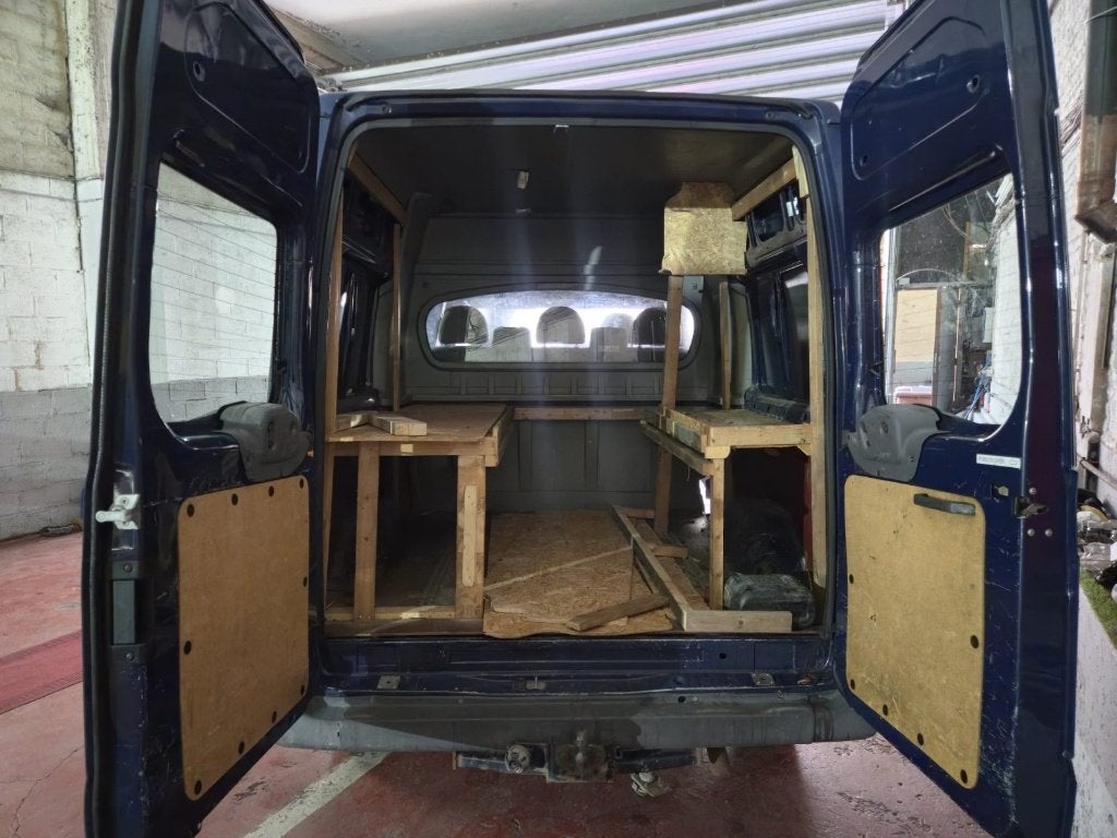 Ford Transit in uitstekende staat, Voorwielaandrijving, 4 deurs, Stof, 2700 kg