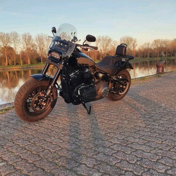 Harley Davidson fat bob van  2024 2jr gar., 2 cilinders, Nieuw, Bedrijf, ABS