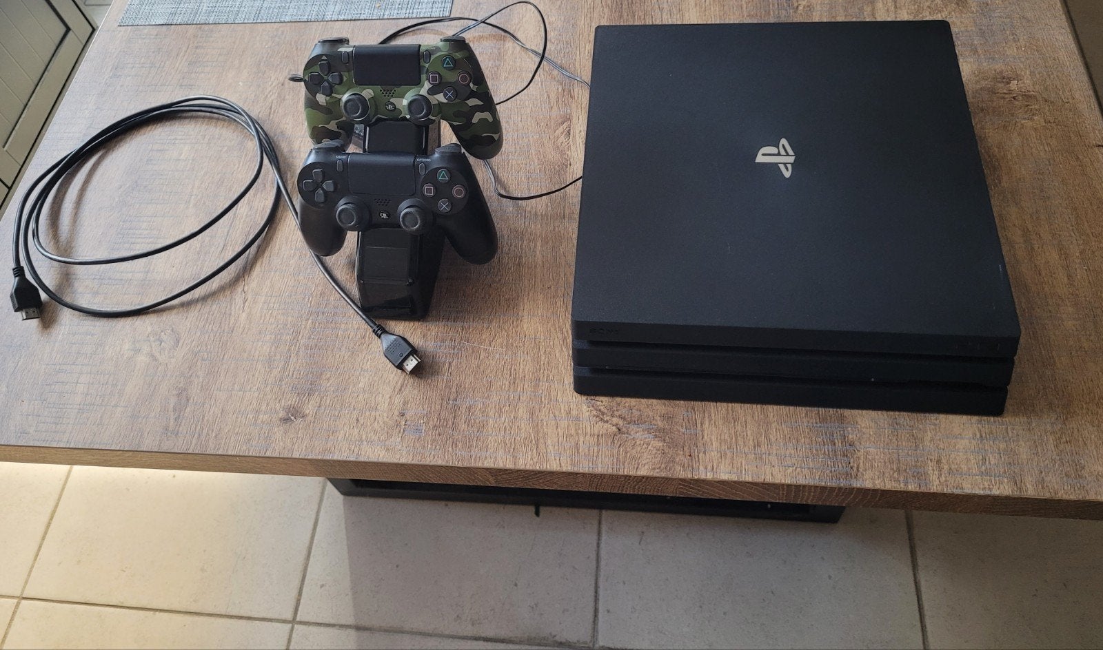 ps4, Games en Spelcomputers, Ophalen, Met 2 controllers