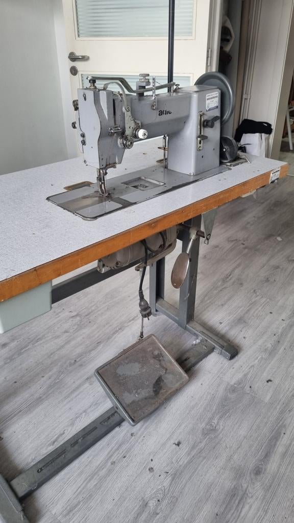 Machine à coudre en cuir Adler, Enlèvement, Machine à coudre