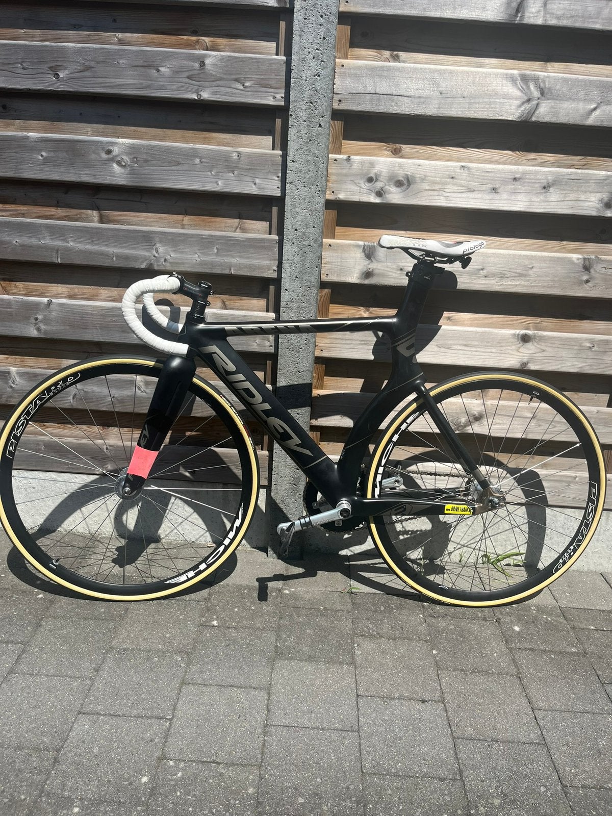 Ridley arena, Fietsen en Brommers, Ophalen, Zo goed als nieuw