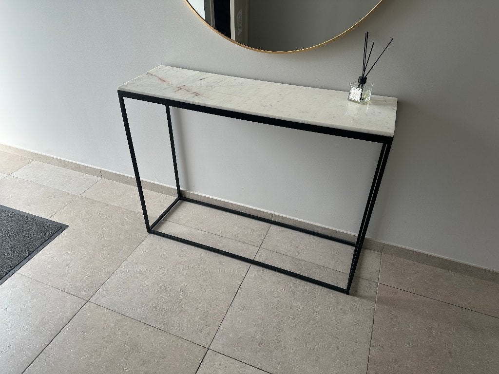 Marmer bijzettafel met zwart ijzeren frame uitstekende staat, Ophalen, Overige materialen, Zo goed als nieuw, 75 cm of meer