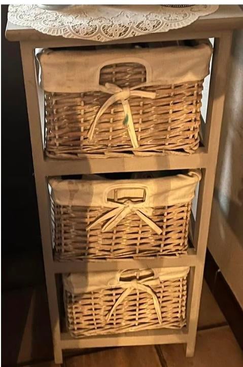 Kastje met 3 rieten manden, Huis en Inrichting, Kasten | Ladekasten, Ophalen, Zo goed als nieuw