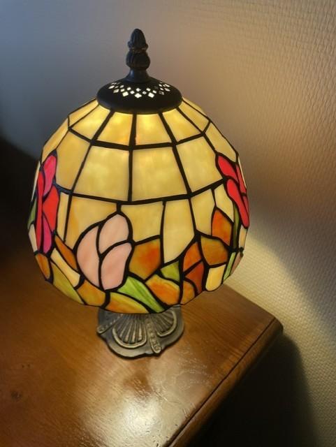 Lampe style Tiffany en vitrail – excellent état, Enlèvement, Comme neuf