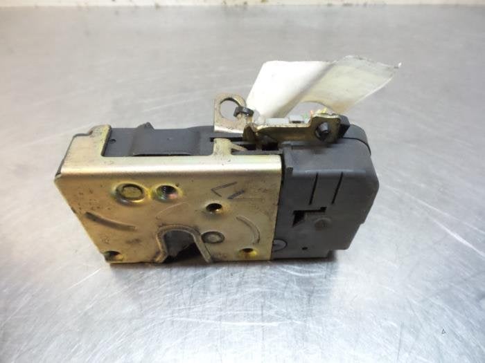 Deurslot Mechaniek 4Deurs links-voor van een Peugeot 206, Auto-onderdelen, Carrosserie, Peugeot, Gebruikt, 3 maanden garantie