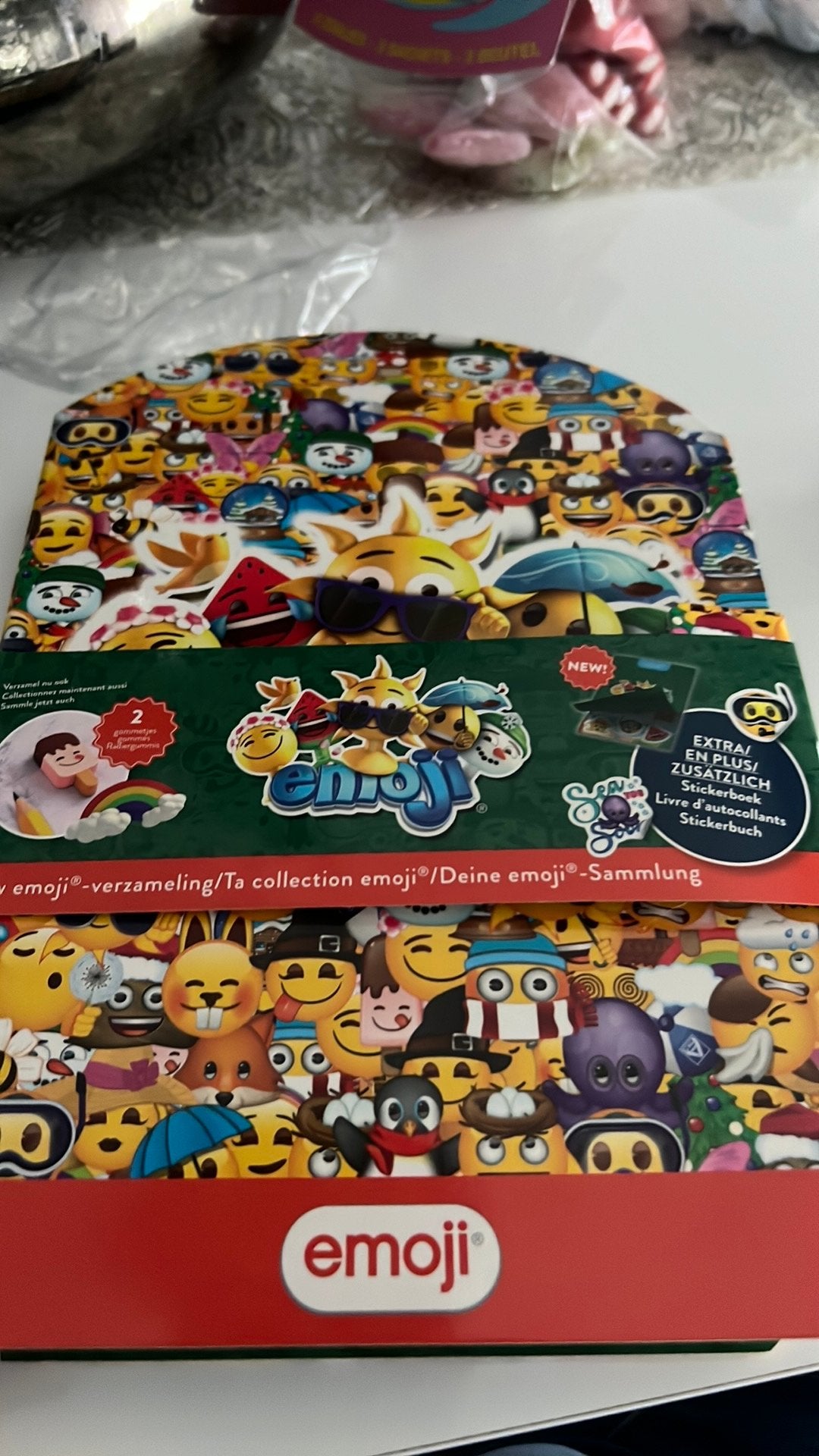 Emoji stikis extra sikis erbij 11 totaal en sticker boek, Verzamelen, Flippo's, Ophalen of Verzenden