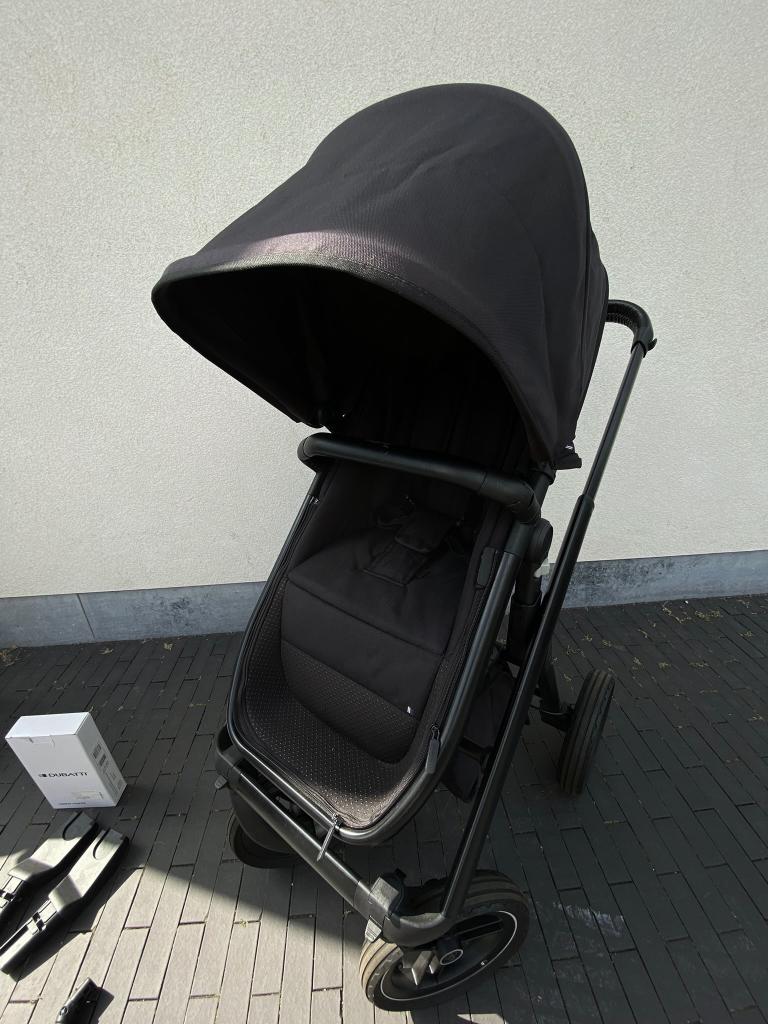 Dubatti kinderwagen zwart, Kinderen en Baby's, Luchtbanden, Zo goed als nieuw, Ophalen, Kinderwagen