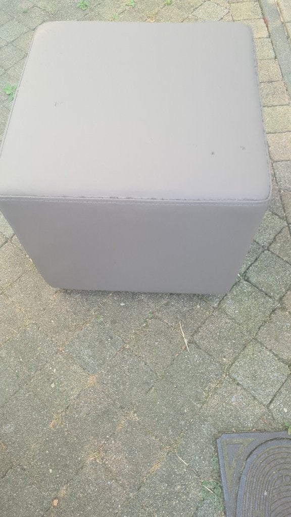 In Leuven GRATIS , poef 46x46x46 cm, Huis en Inrichting, Ophalen, Gebruikt, Minder dan 50 cm, Rechthoekig