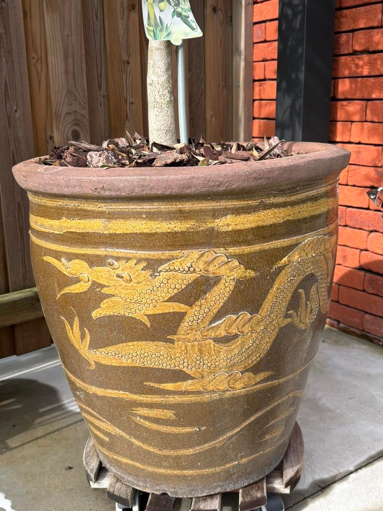 Bloempot Chinese figuren, Ophalen, Zo goed als nieuw