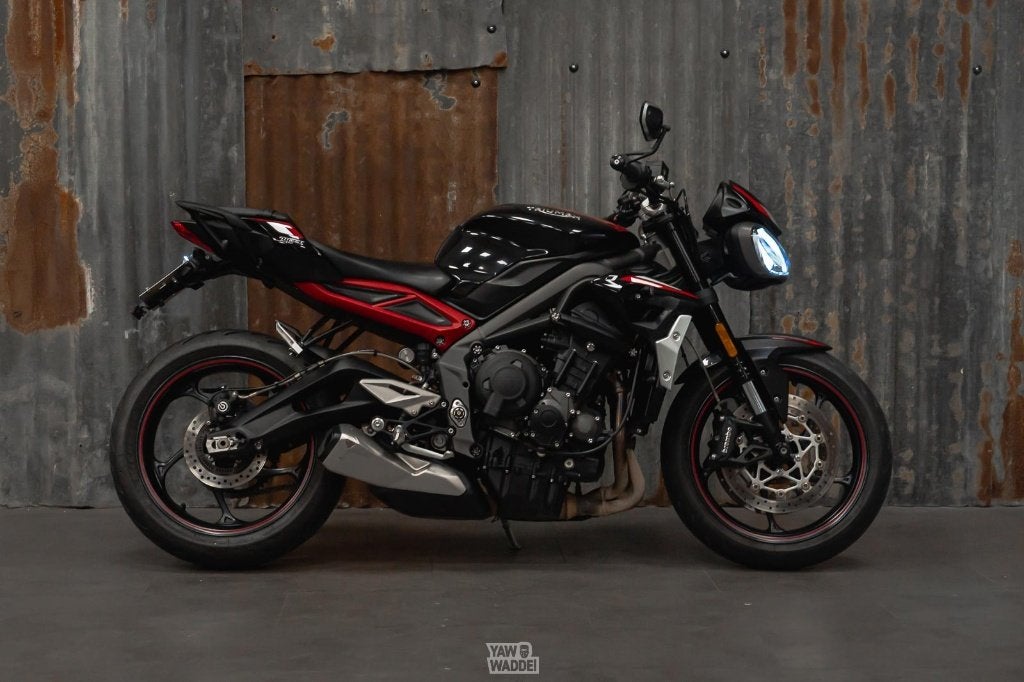 Triumph Street Triple R (Low version), Motoren, Motoren | Triumph, Occasion, Motorrijbewijs A, Bedrijf, 3 cilinders