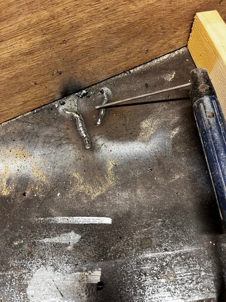 Poste à souder professionnel ESAB LHE 260 J  TRI 220/380, Enlèvement, Utilisé, 250 ampères, Électrodes