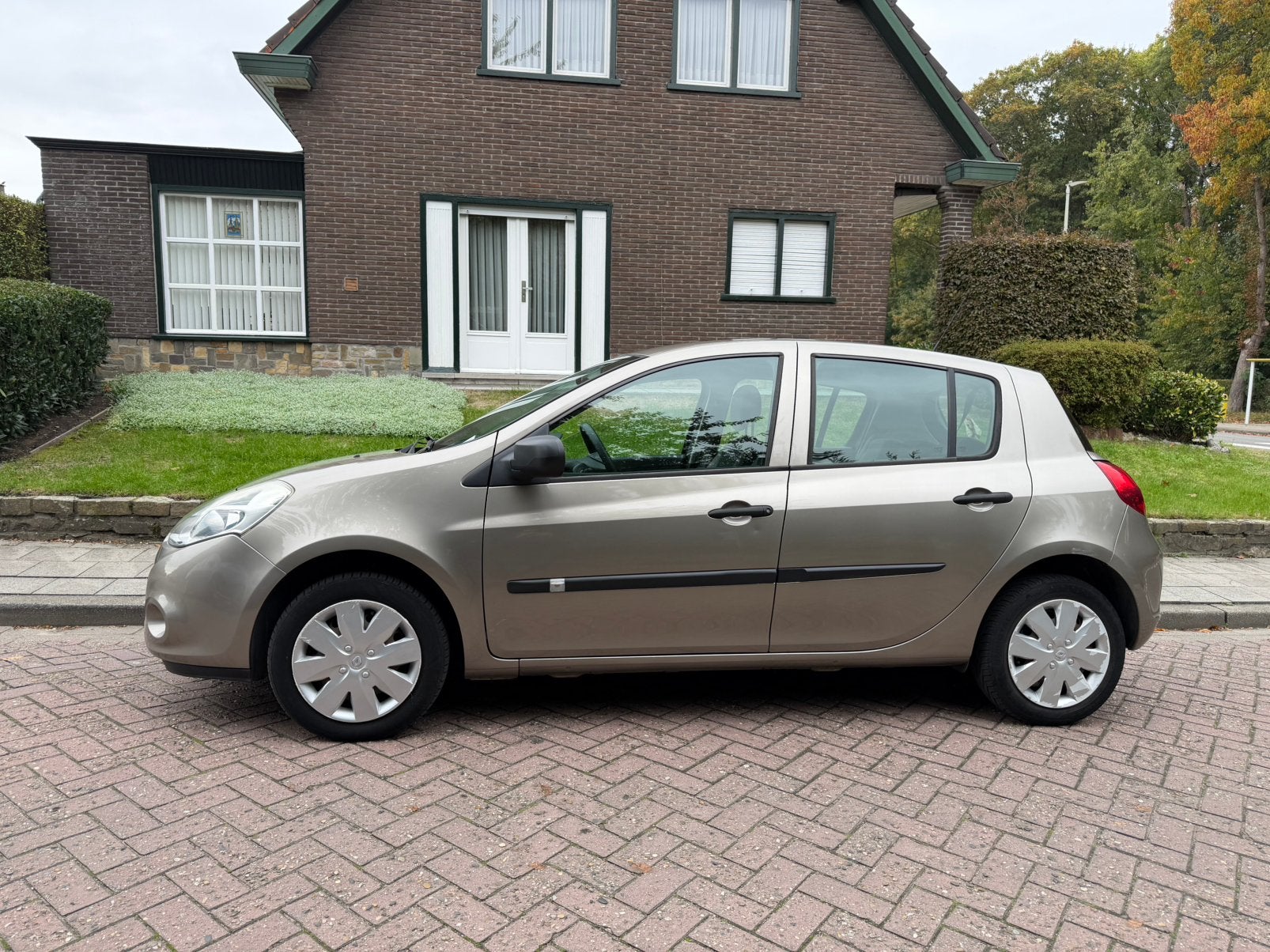 Renault Clio 1.2i benzine 071000km 5deur gekeurd carpass, Dealer onderhouden, Bedrijf, Handgeschakeld, 5 deurs