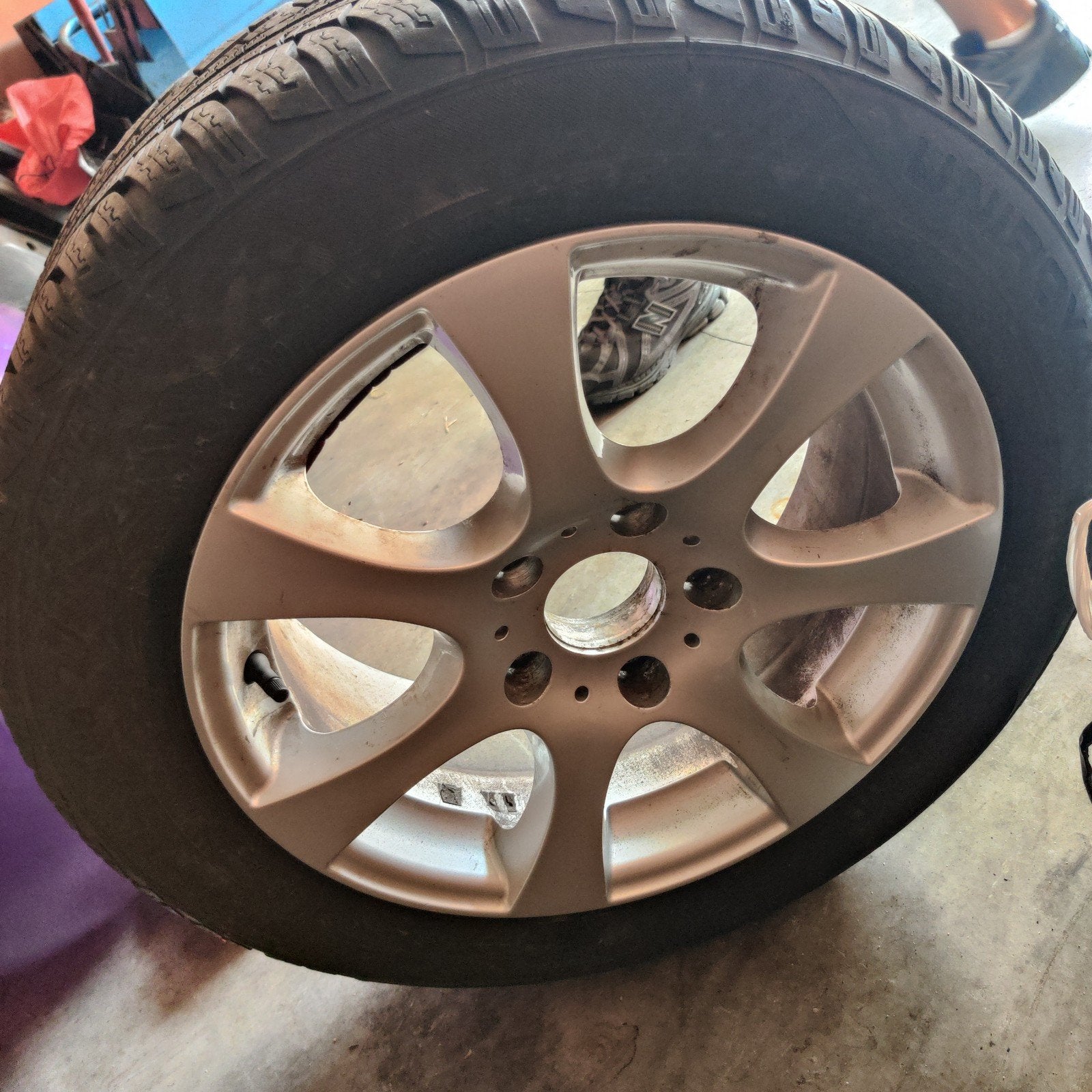 4 winterbanden met lichtmetalen velgen 205/55 R16, Ophalen