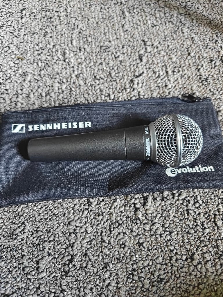 Shure SM58, Muziek en Instrumenten, Microfoons, Ophalen of Verzenden, Zo goed als nieuw, Zangmicrofoon
