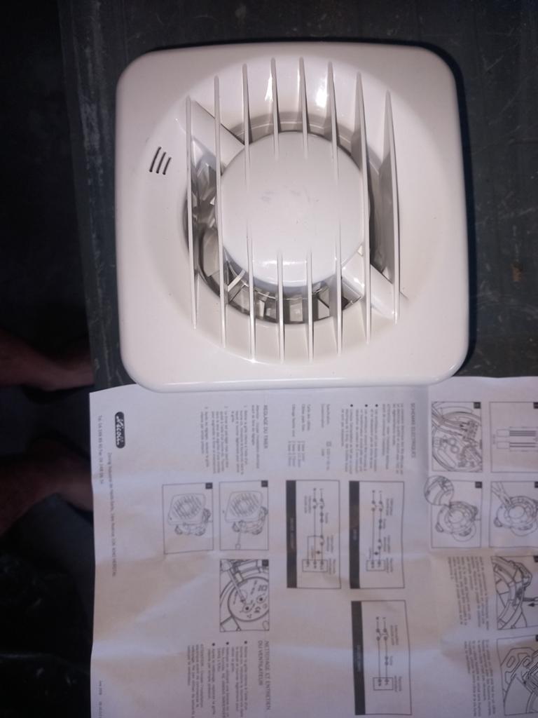 Ventilator voor badkamer diameter 100mm, Elektronische apparatuur, Ophalen