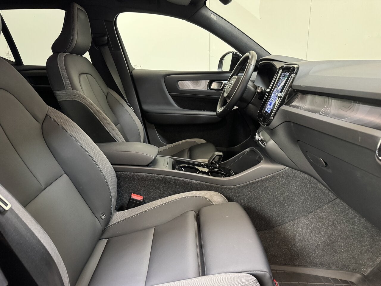 Volvo XC40 E- 82 kw Recharge - 470 KM Range - SoH 94% - Top, 0 kg, 4 portes, 0 kg, Noir