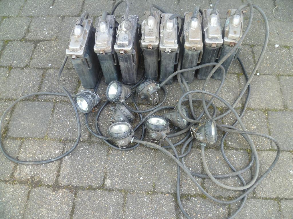 8 Mijnwerkers Koplampen - Helmlampen , Bieden voor dit lot, Antiek en Kunst, Antiek | Gereedschap en Instrumenten, Ophalen of Verzenden