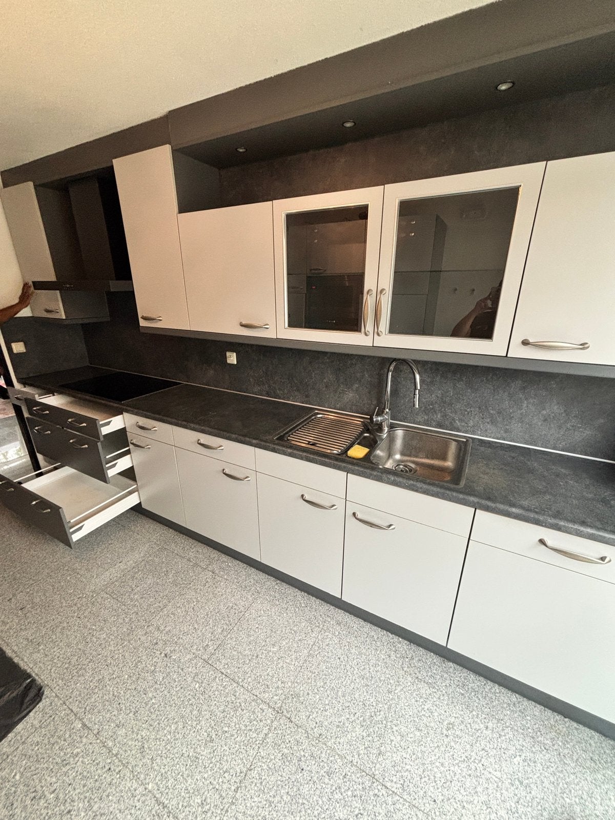 Uitgeruste keuken van KELLER — gedemonteerd en GELEVERD, Huis en Inrichting, Ophalen, Dubbelwandige keuken, Zo goed als nieuw