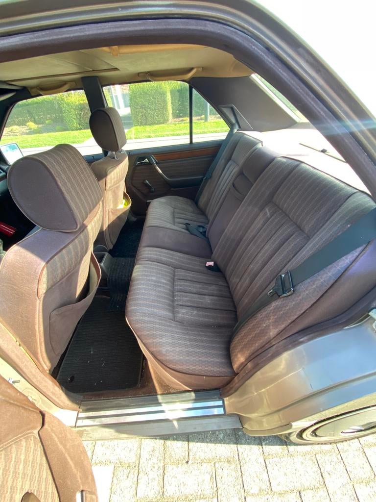 Mercedes 200D oldtimer, foto 5