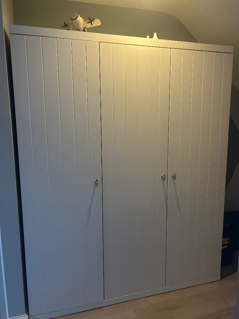 Kledingkast, Ophalen, Met deur(en), Zo goed als nieuw, 150 tot 200 cm