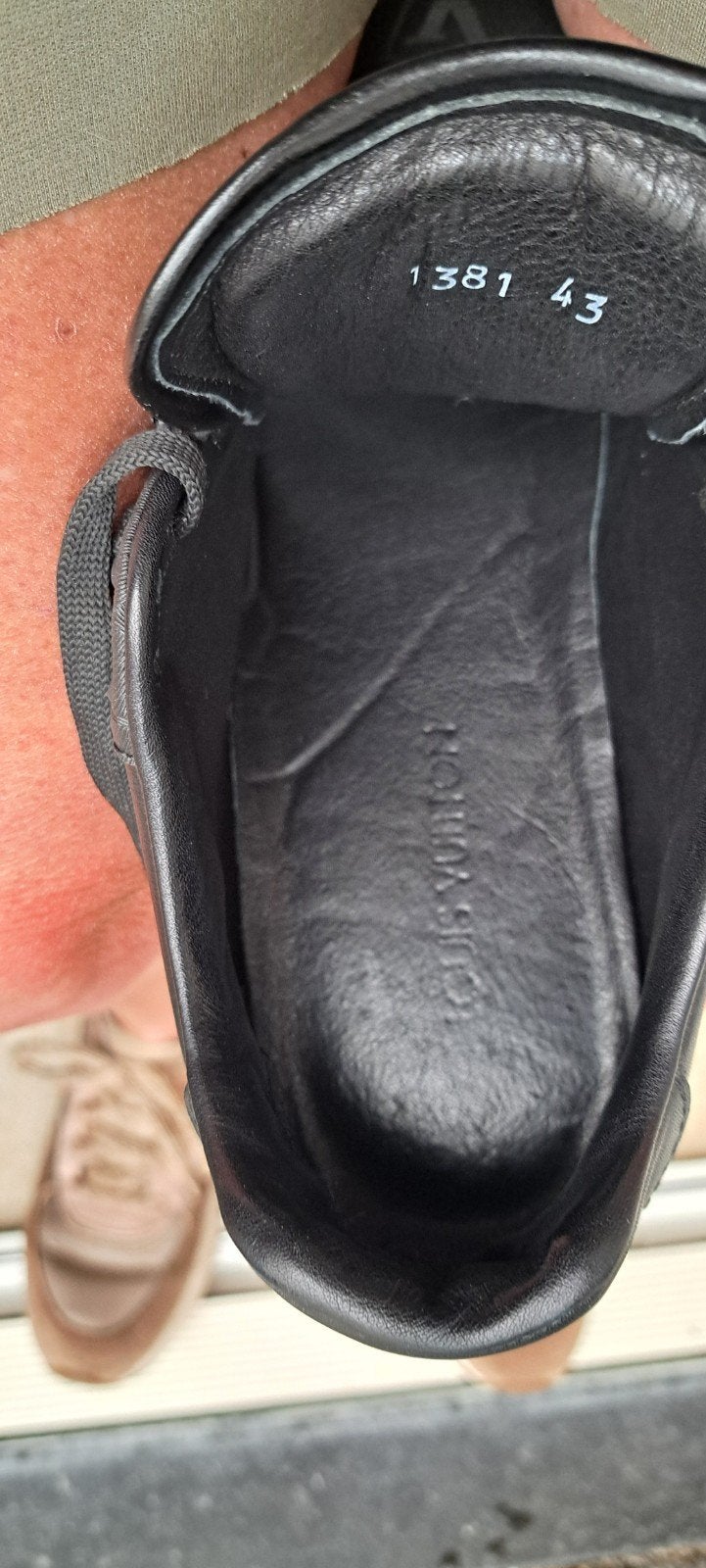 baskets pour hommes, Vêtements | Hommes, Chaussures, Comme neuf, Louis Vuitton, Baskets, Noir