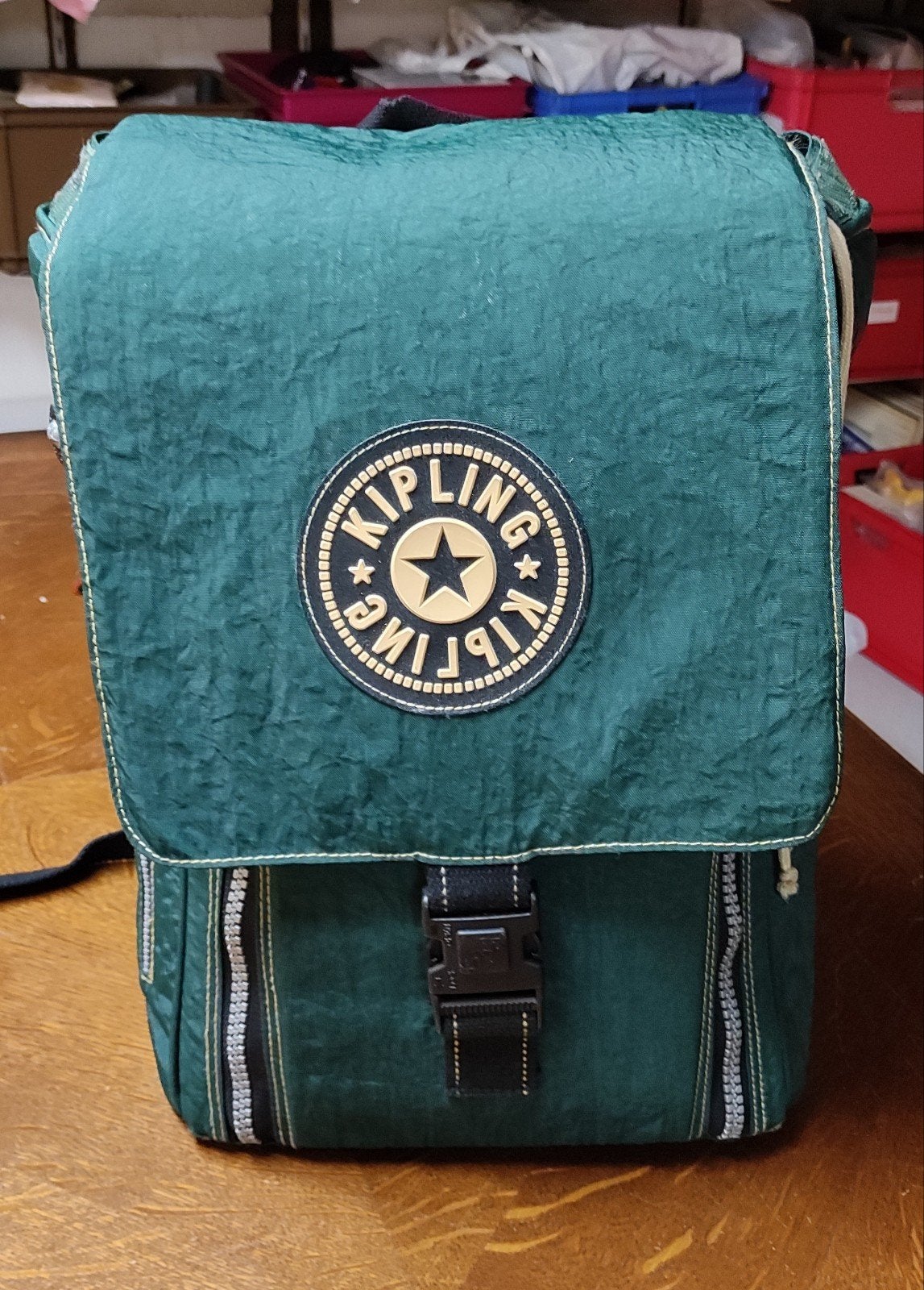 Sac à dos Kipling, Enlèvement