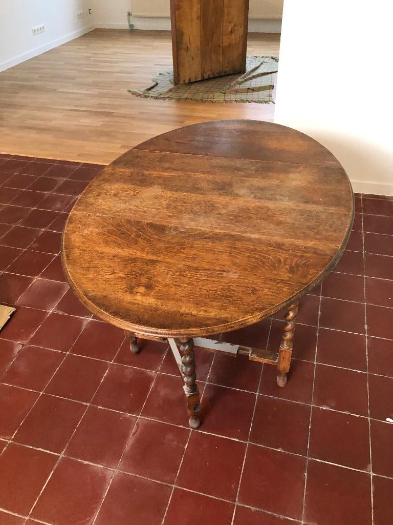 Table antique bois pliante ovale, Enlèvement