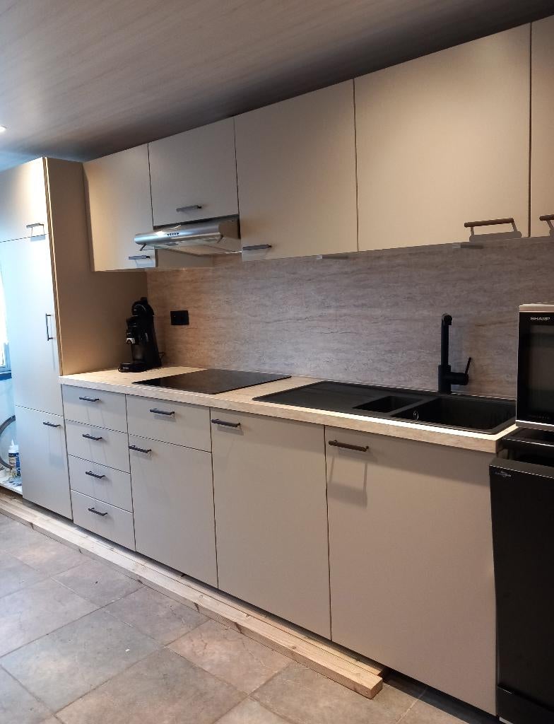 Echte buitenkans!, Huis en Inrichting, Ophalen, Enkelwandige keuken, Zo goed als nieuw, Kunststof