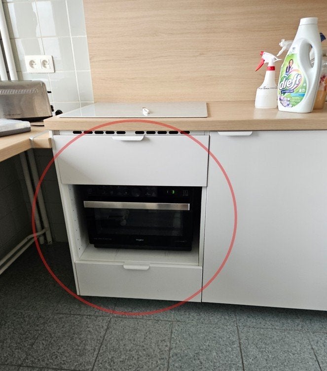 SUPREMECHEF - four combiné micro onde WHIRLPOOL MWSC 833 B, Electroménager, Neuf, Whirlpool, Enlèvement, Autoportant