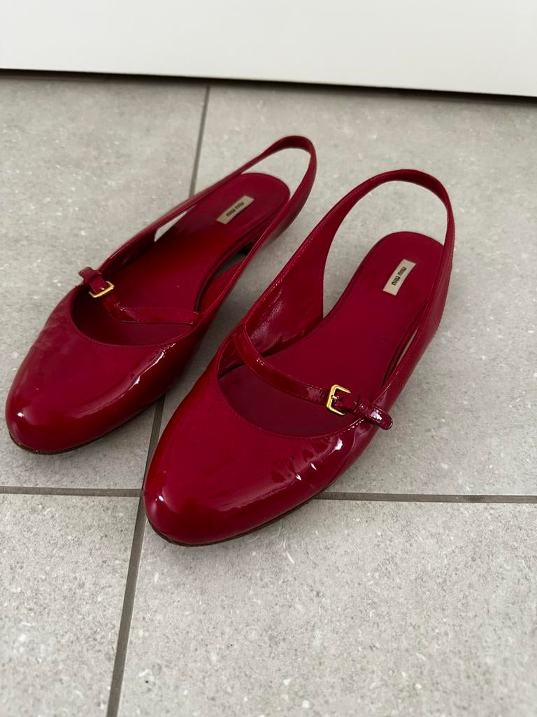 Damesschoen Miu Miu maat 38, Kleding | Dames, Schoenen, Ophalen, Zo goed als nieuw, Rood
