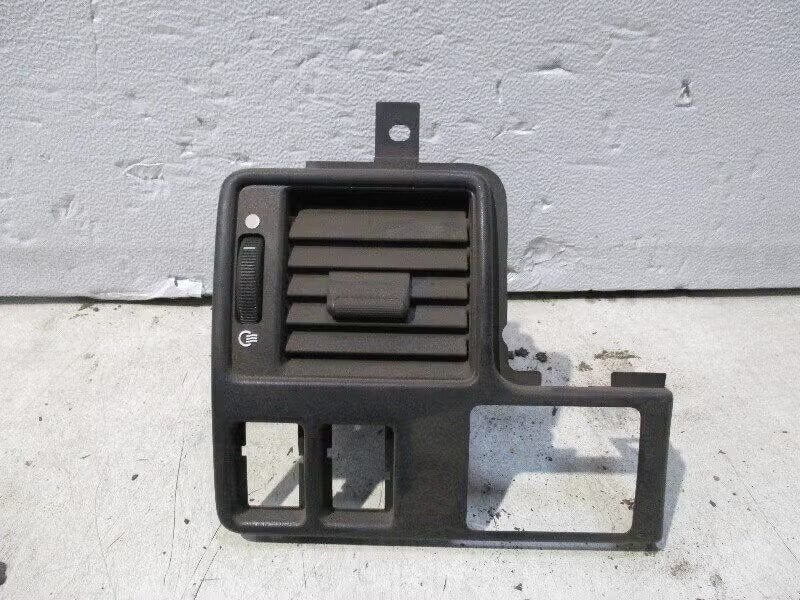 DASHBOARD LUCHTROOSTER LINKS Ford Escort 1990-1992, Gebruikt, Ophalen of Verzenden, Henry-Ford-Straße 1 50735 Köln, DE, Ford-Werke GmbH