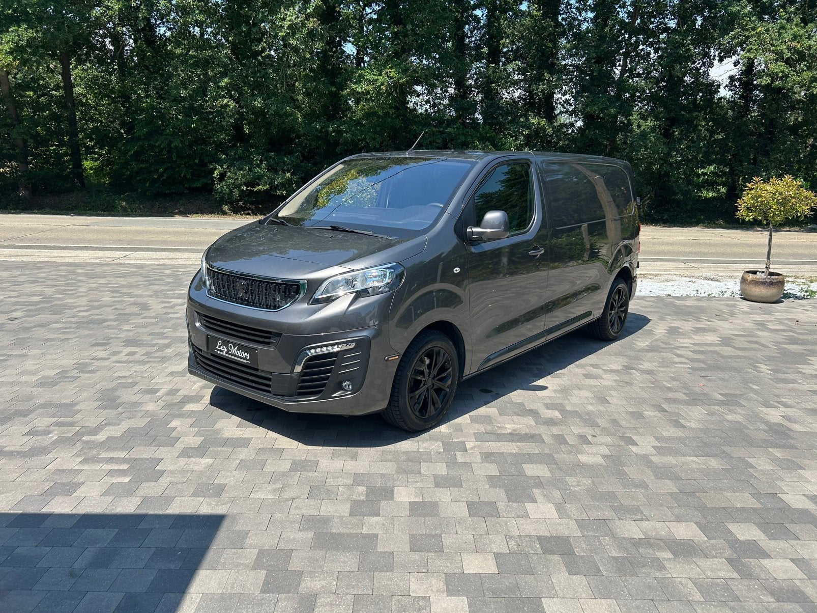 PEUGEOT EXPERT L2 | LICHTE VRACHT | 3 ZIT, https://public.car-pass.be/vhr/c378c526-c2cb-4fa3-89c1-87a22f751bfb, Euro 6, Leder