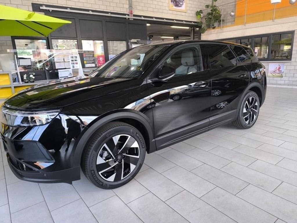 Opel Grandland, Auto's, Euro 6, 136 pk, Zwart, Grijs