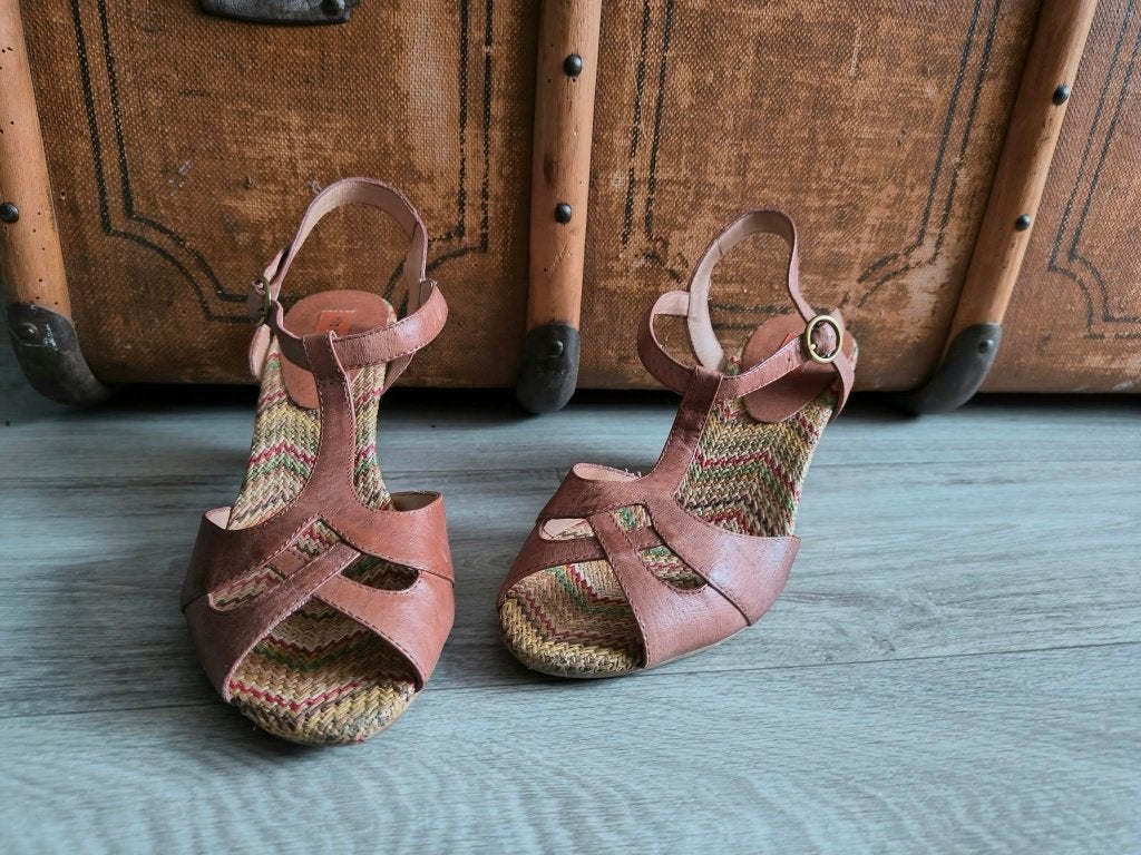 Lederen sandalen met hak Miz Mooz mt 40, Miz mooz, Bruin, Zo goed als nieuw, Sandalen of Muiltjes