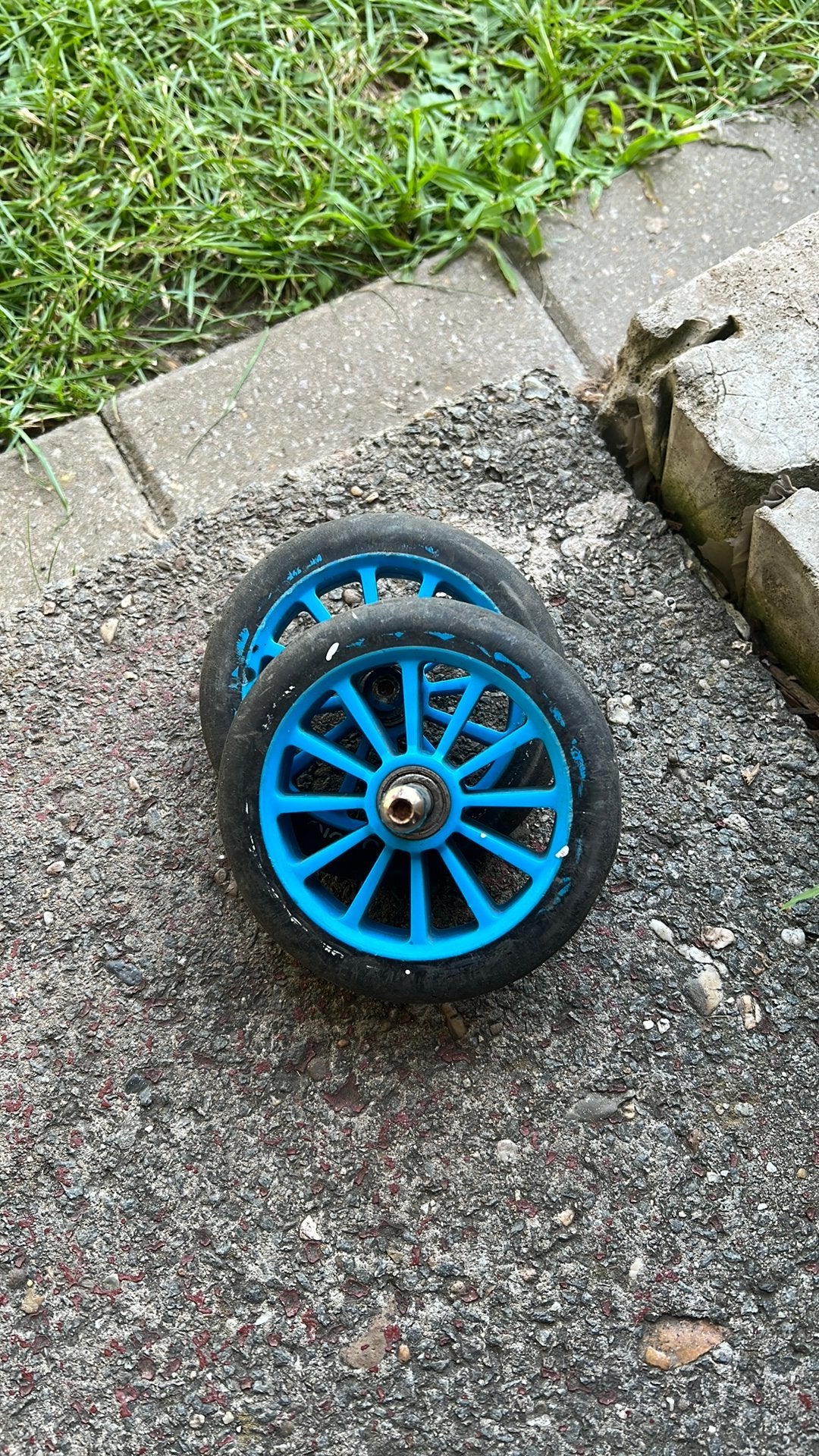 Wielen voor een step, Enlèvement, Comme neuf