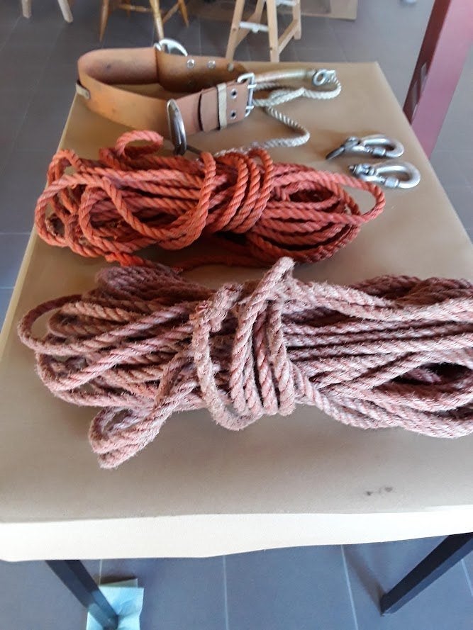 Veiligheidsriem + nylon koorden voor kappen van bomen, Ophalen, Gebruikt, Handmatig