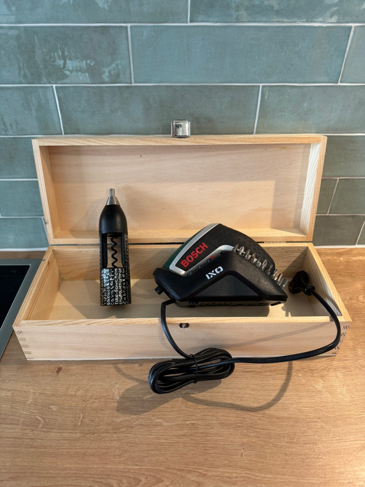 Bosch IXO Vino accuschroevendraaier + kurkentrekker, Ophalen of Verzenden, Gebruikt, Minder dan 400 watt, Boor- en Schroefmachine